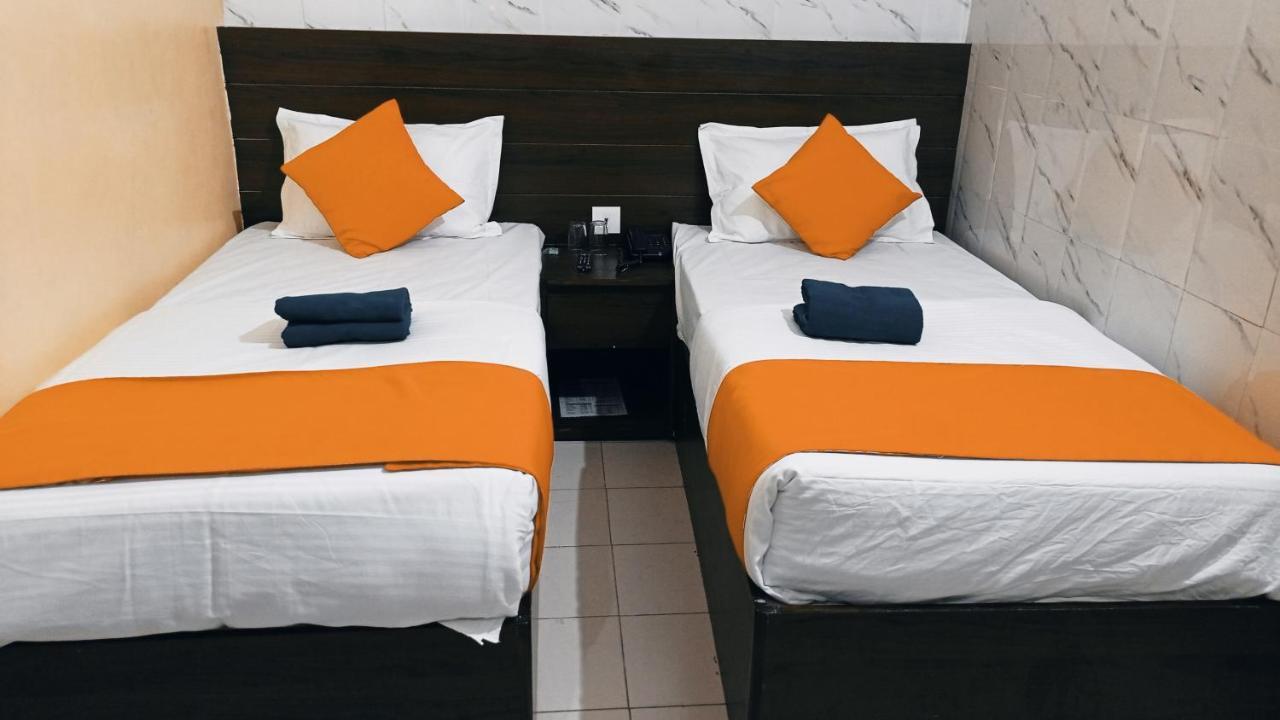 Hotel Om Palace - Couple Friendly & Local Id Accepted Jaipur Exteriör bild