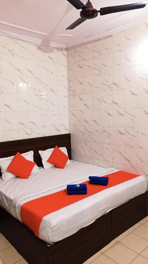 Hotel Om Palace - Couple Friendly & Local Id Accepted Jaipur Exteriör bild