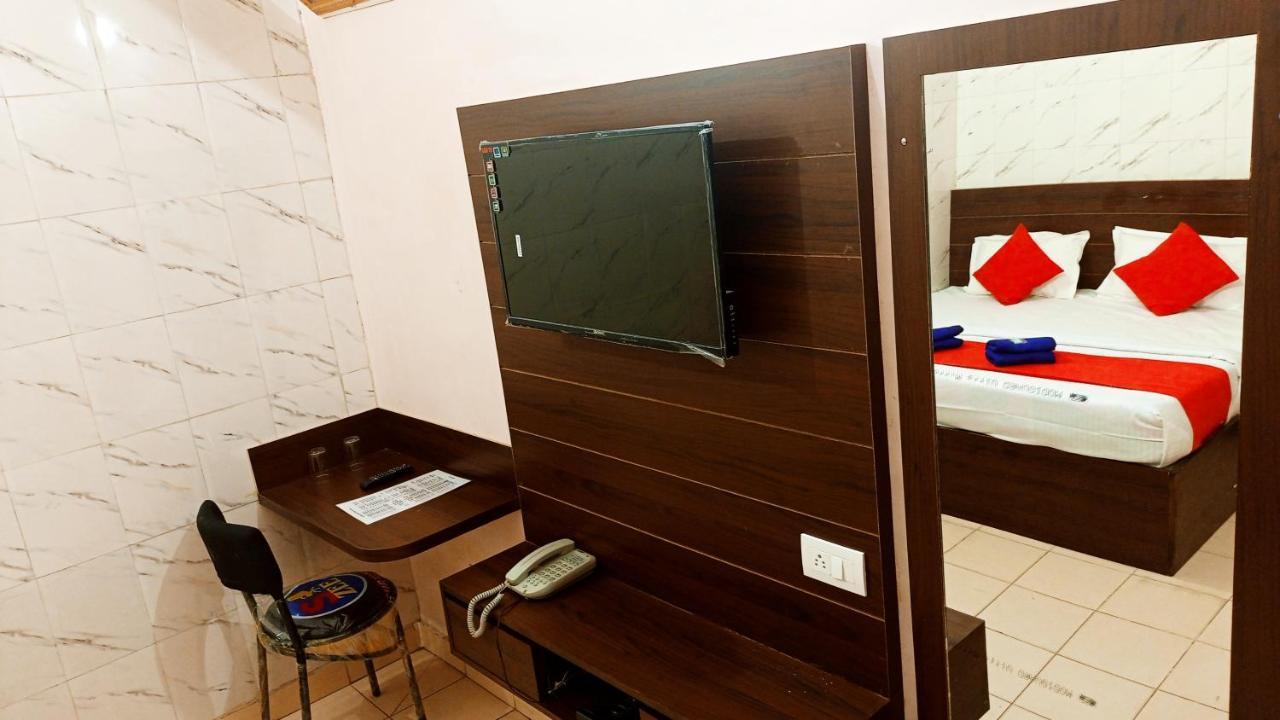 Hotel Om Palace - Couple Friendly & Local Id Accepted Jaipur Exteriör bild