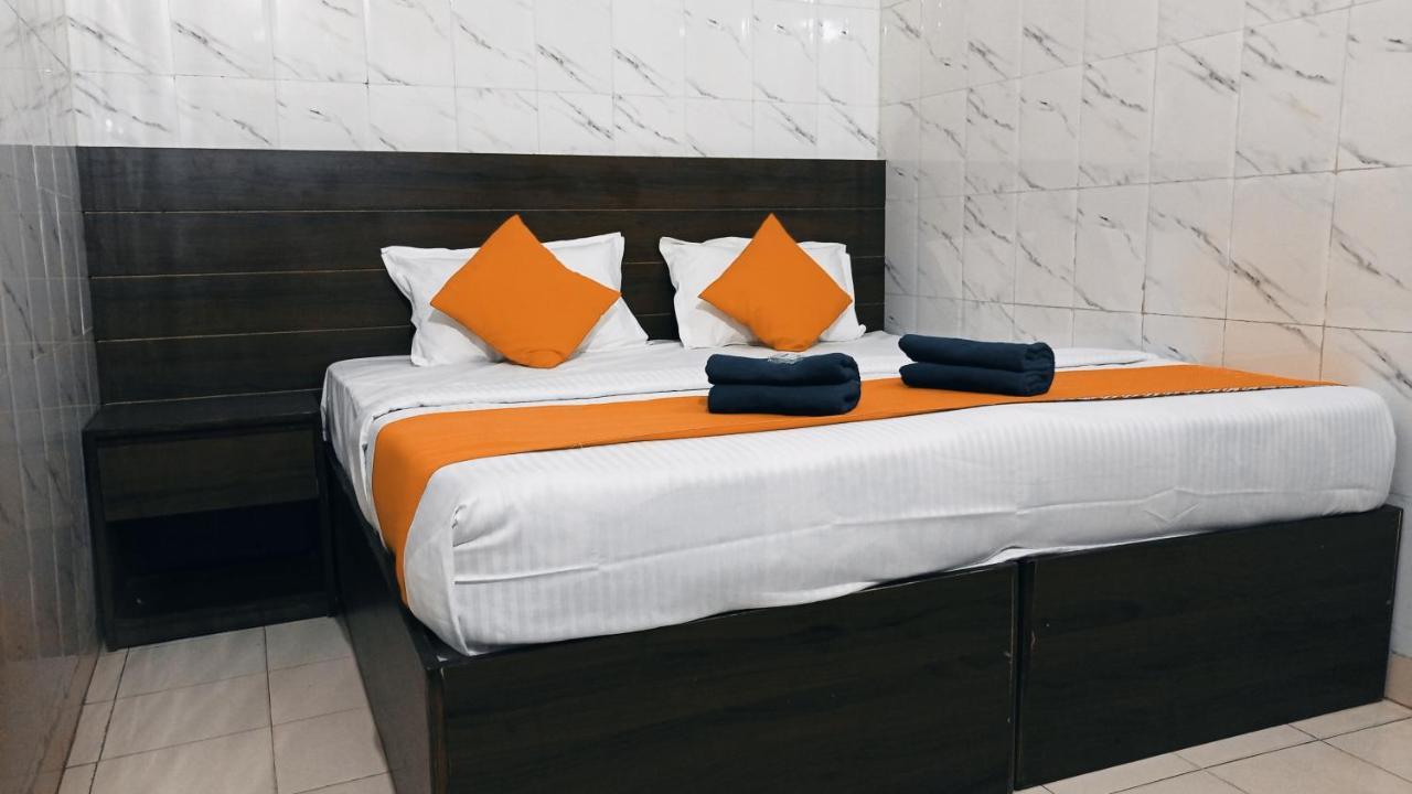 Hotel Om Palace - Couple Friendly & Local Id Accepted Jaipur Exteriör bild